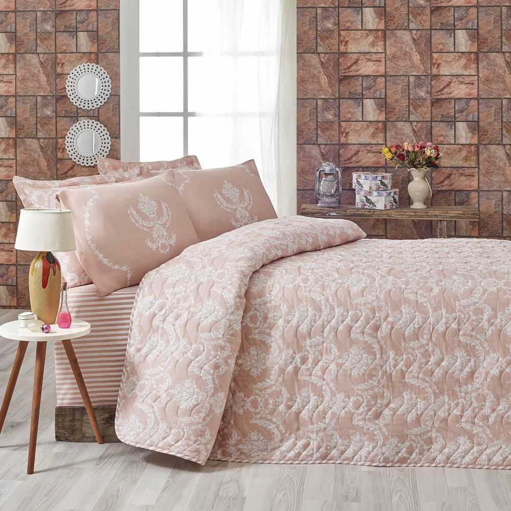 Růžový přehoz přes postel na dvoulůžko s povlaky na polštáře Livia, 200 x 220 cm - Bonami.cz