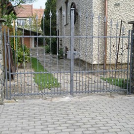 Kovaná dvoukřídlá brána - art.61