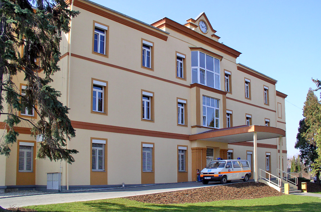 Sternberk-budova-nemocnice.jpg - PRAMOS, a.s.