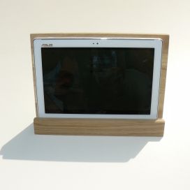 dřevěné stojánky na tablet,  dokumenty