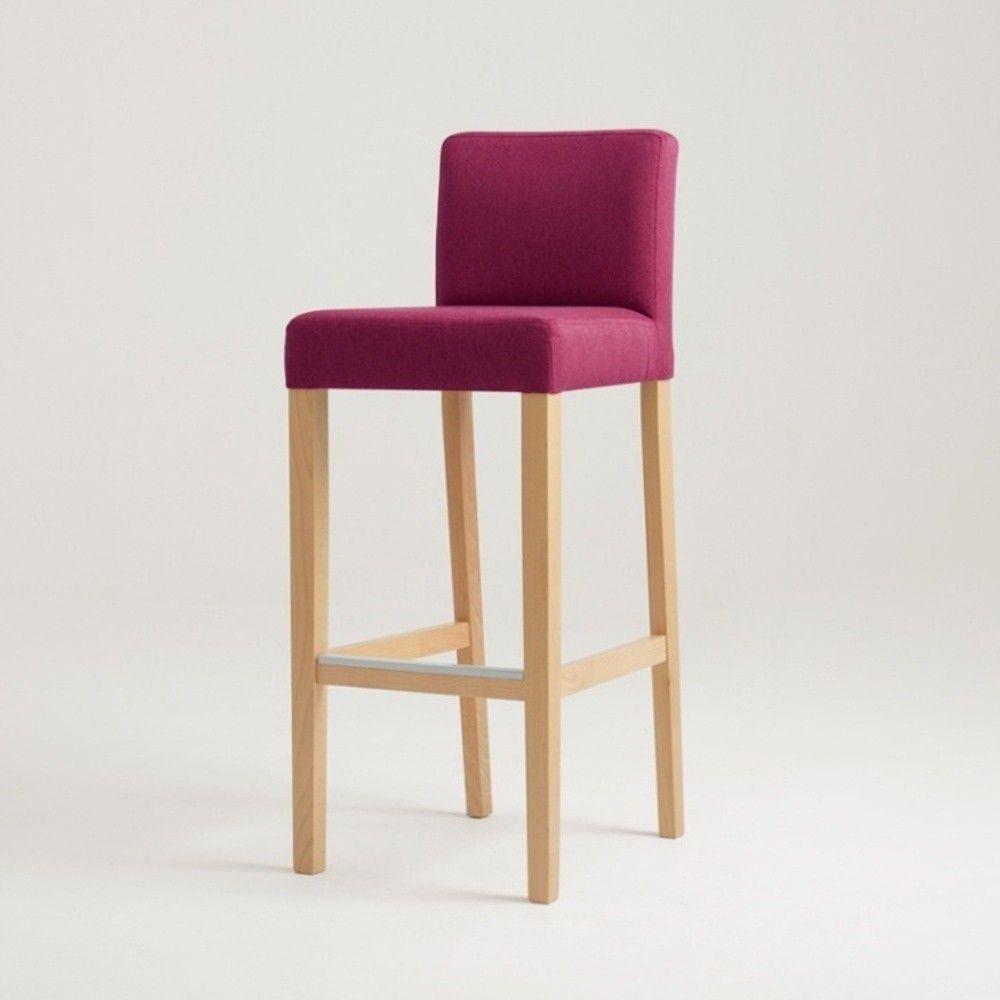 Fuchsiově růžová barová židle s přírodními nohami Custom Form Wilton - Bonami.cz