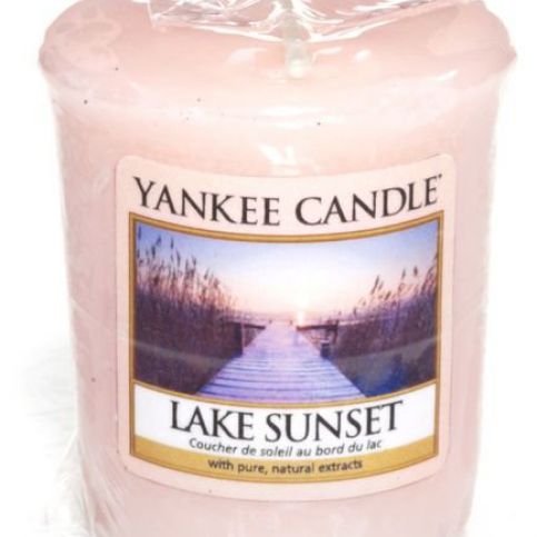 Yankee Candle - votivní svíčka Lake Sunset 49g (Poklidná krása zlatých slunečních paprsků, - Favi.cz