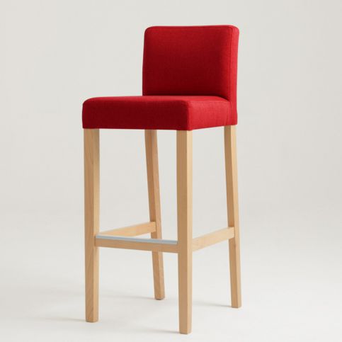 Červená barová židle s přírodními nohami Custom Form Wilton - Bonami.cz