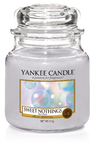 Yankee Candle vonná svíčka Sweet Nothing Classic střední  - Different.cz