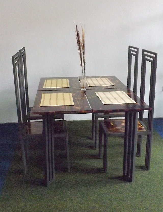 Jídelní stůl s dělenou deskou - KOHE nábytek 