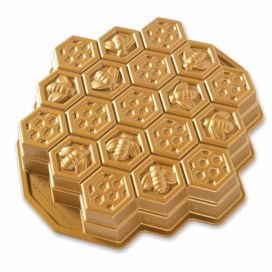 Forma na pečení ve tvaru medové plástve ve zlaté barvě Nordic Ware Bee, 2,4 l