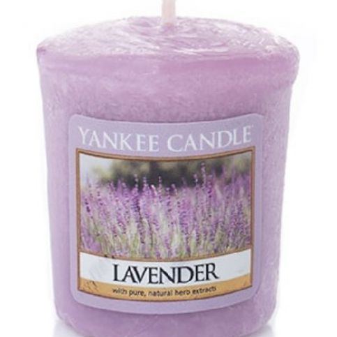 Yankee Candle - votivní svíčka Lavender 49g (Hebká a luxusní vůně levandule, která - Favi.cz
