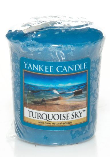 Yankee Candle - votivní svíčka Turquoise Sky 49g (Klidný slaný vzduch s vůní trávy pobřežních dun a pižma. Zažijte pocit volnosti pod zářivě modrou oblohou...) - Favi.cz