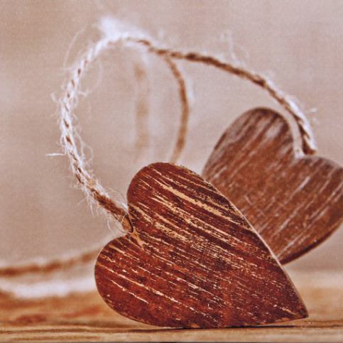 Obraz na plátně - Srdce v dřevě, 40x50 cm - GLIX DECO s.r.o.