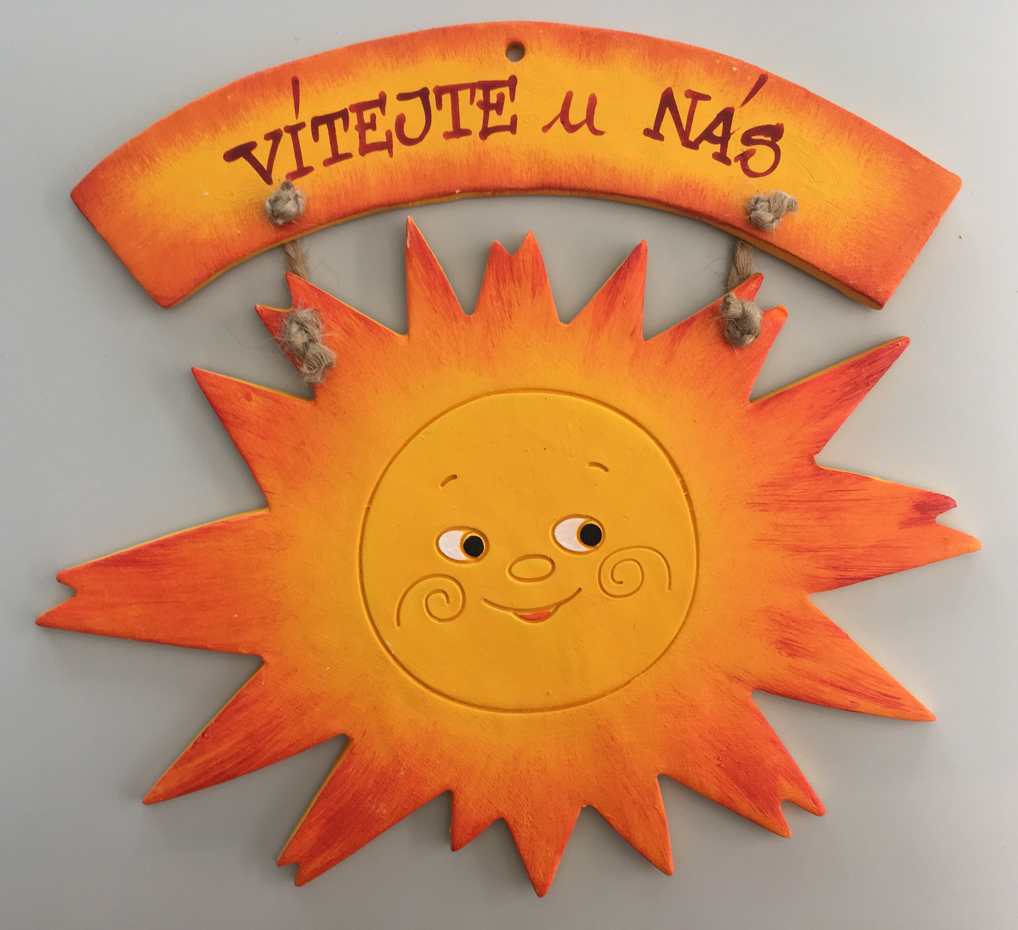 Sluníčko s cedulkou široké Keramika Andreas Nápis: Vítejte u nás - Keramika Andreas
