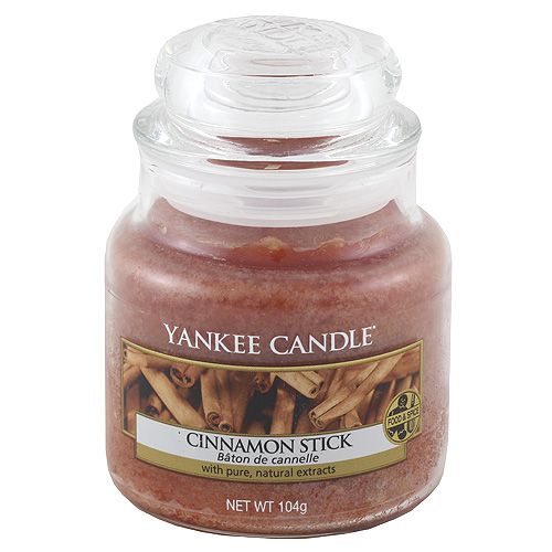 Yankee Candle vonná svíčka Cinnamon Stick Classic malá - Different.cz
