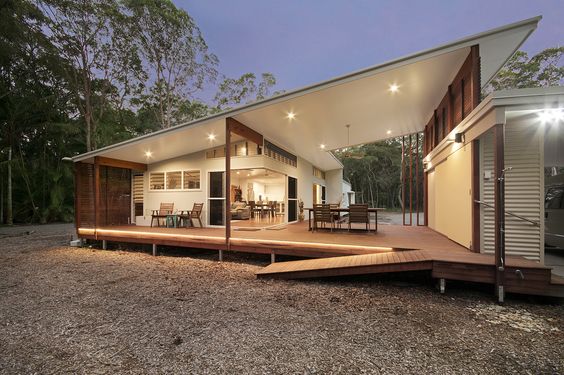 Moderní dům s velkou terasou - 