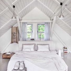 Ložnice v podkroví - dřevěné bílé obložení KatkaD 