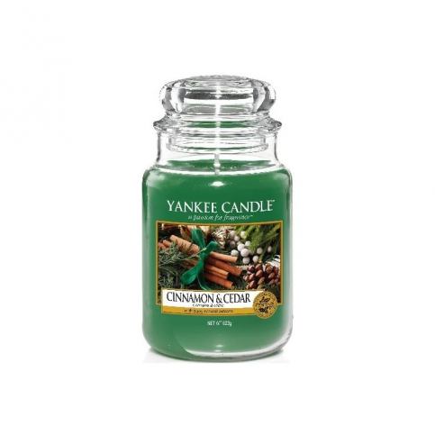Vonná svíčka Yankee Candle Cinnamon & Cedar, velká - Designovynabytek.cz