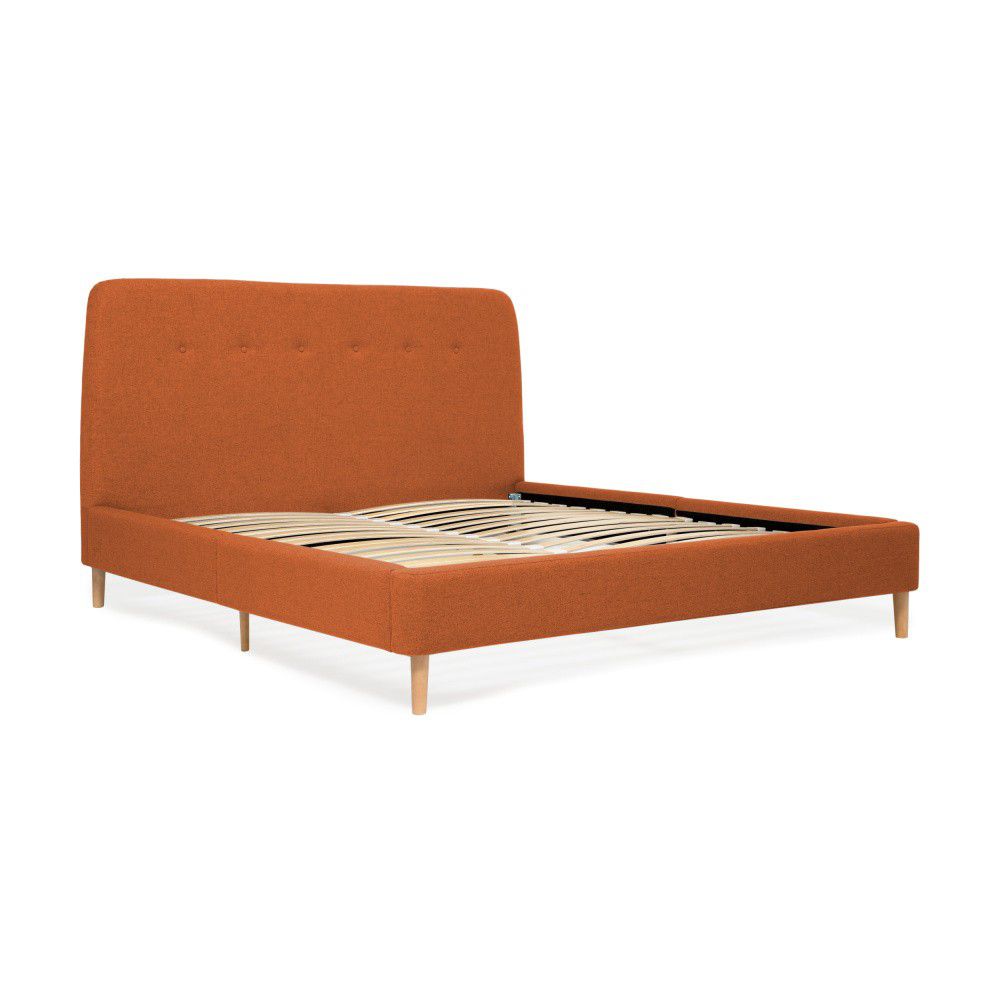 Oranžová dvoulůžková postel s dřevěnými nohami Vivonita Mae, 140 x 200 cm - Bonami.cz
