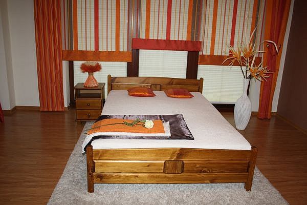 Vyvýšená postel ANGEL + sendvičová matrace MORAVIA + rošt, 180 x 200 cm, dub-lak - Expedo s.r.o.