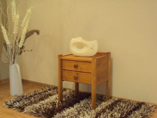 Noční stolek z masivu CATE, 52x41x34 cm, olše-lak - Expedo s.r.o.