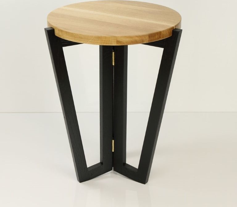 Mørtens Furniture konferenční stolek, průměr45 cm, černá/dub, malý praktický stolek, masivní design Barva: černá / dub - M DUM.cz