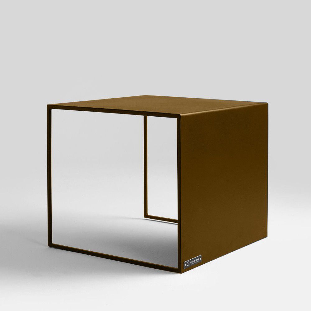 Nordic Design Zlatý kovový konferenční stolek Gene 50 x 50 cm - Bonami.cz