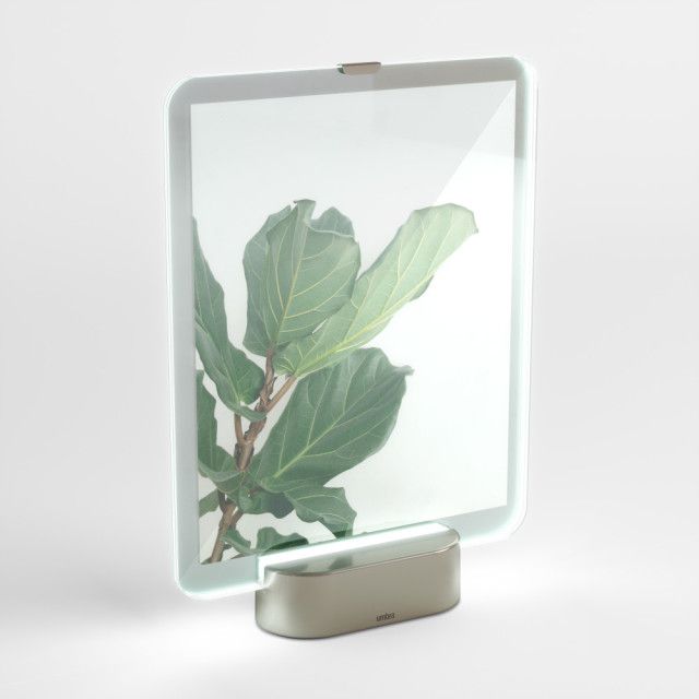 LED rámeček na fotografii se základem v šedé barvě Umbra Glo, 20 x 25 cm - Homein.cz