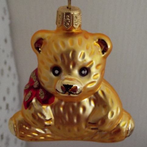 Slezská tvorba Skleněná figurka | medvěd sedící s mašlí | zlatý mat Balení obsahuje: 6 kusů ST352462 - Veselá Žena.cz