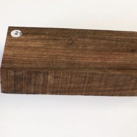 dřevo na výrobu nože