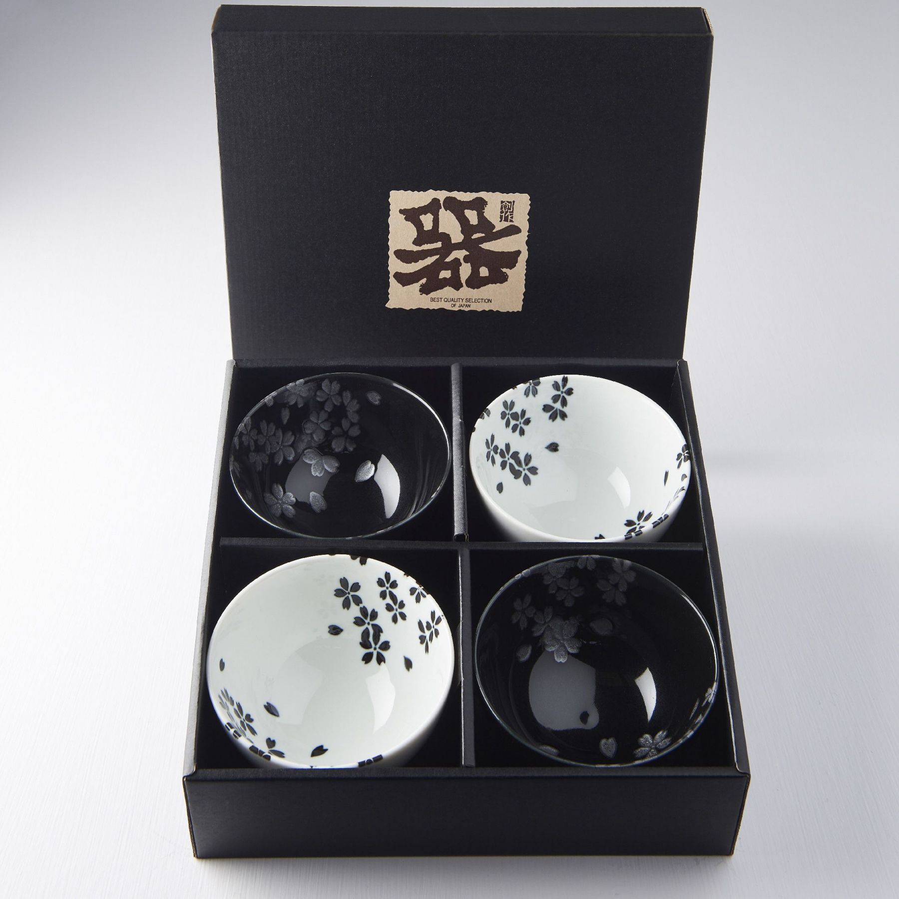 Made in Japan Set misek Black & White Sakura 260 ml 4 ks - Chefshop.cz