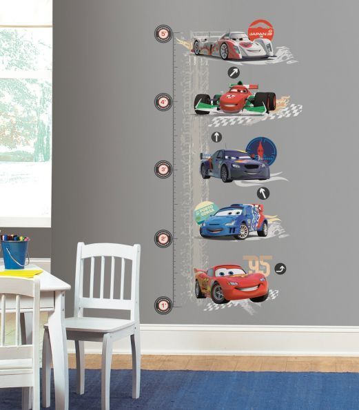 Dětský samolepící metr na stěny pokoje Cars 2 - Dětské dekorace Lunami