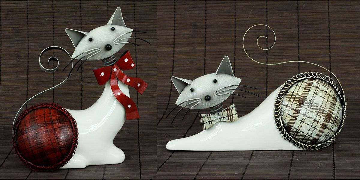 Kočka, porcelánová dekorace s kovovem, barva bílo-červená - M DUM.cz