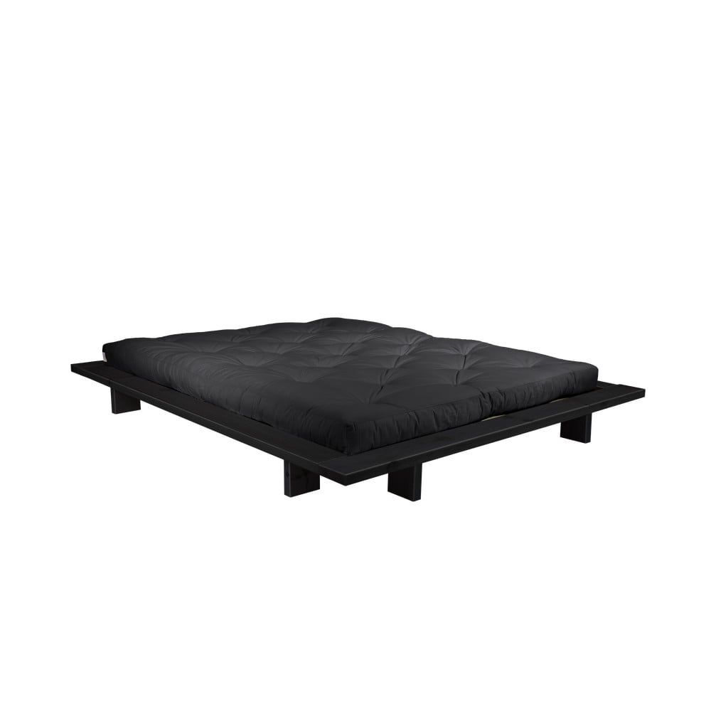 Dvoulůžková postel z borovicového dřeva s matrací Karup Design Japan Comfort Mat Black/Black, 160 x 200 cm - Bonami.cz