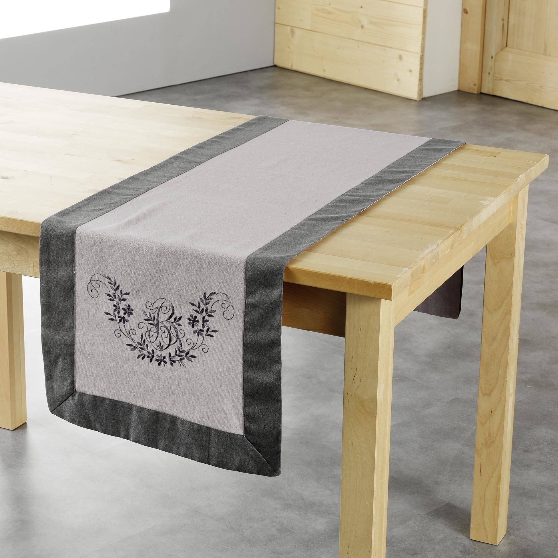 Douceur d\'intérieur Běžec na stůl, šedá barva, 40 x 140 cm, Classic - EMAKO.CZ s.r.o.