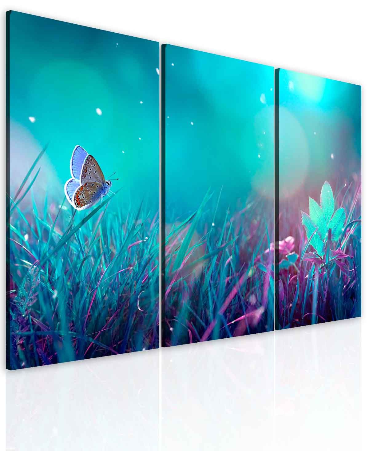 Třídílný obraz motýl v trávě Velikost (šířka x výška): 120x90 cm - S-obrazy.cz