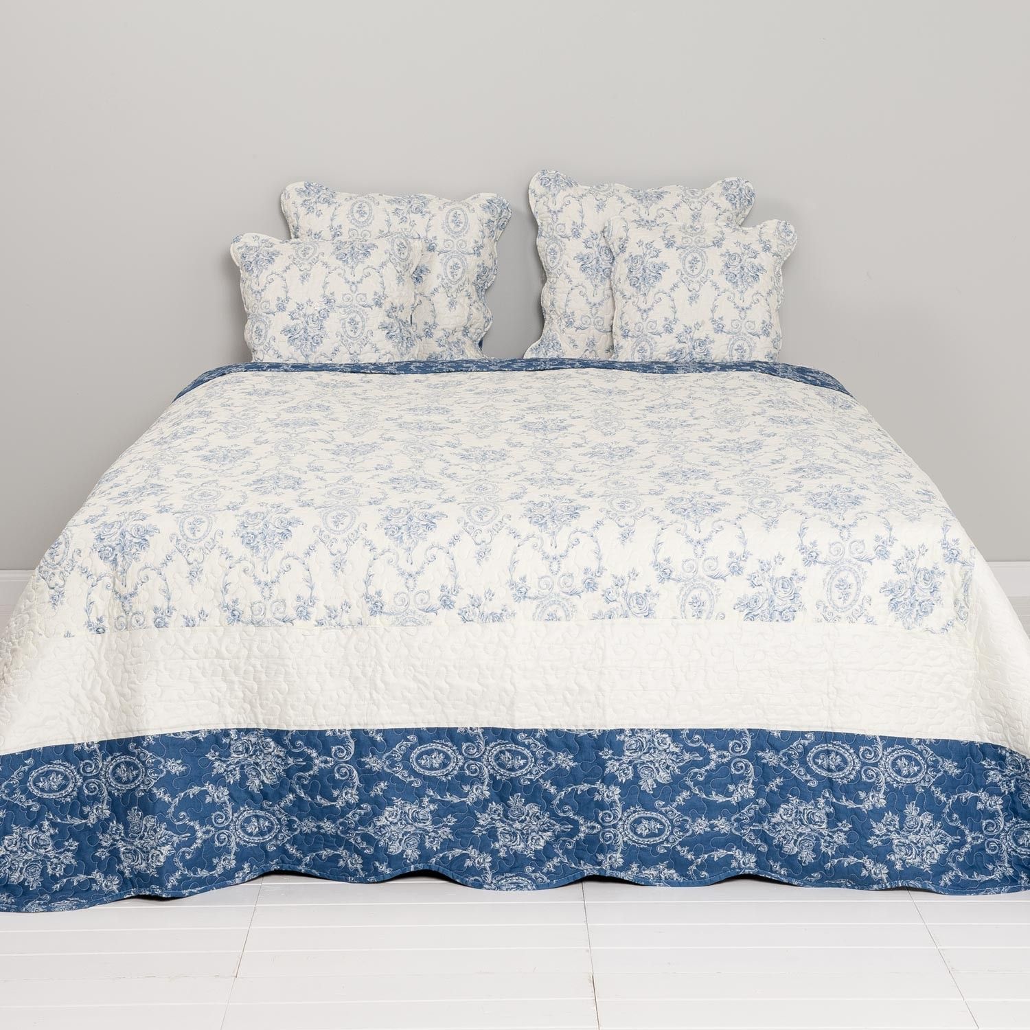 Přehoz na dvoulůžkové postele Roses blue - 230*260 cm Clayre & Eef - LaHome - vintage dekorace