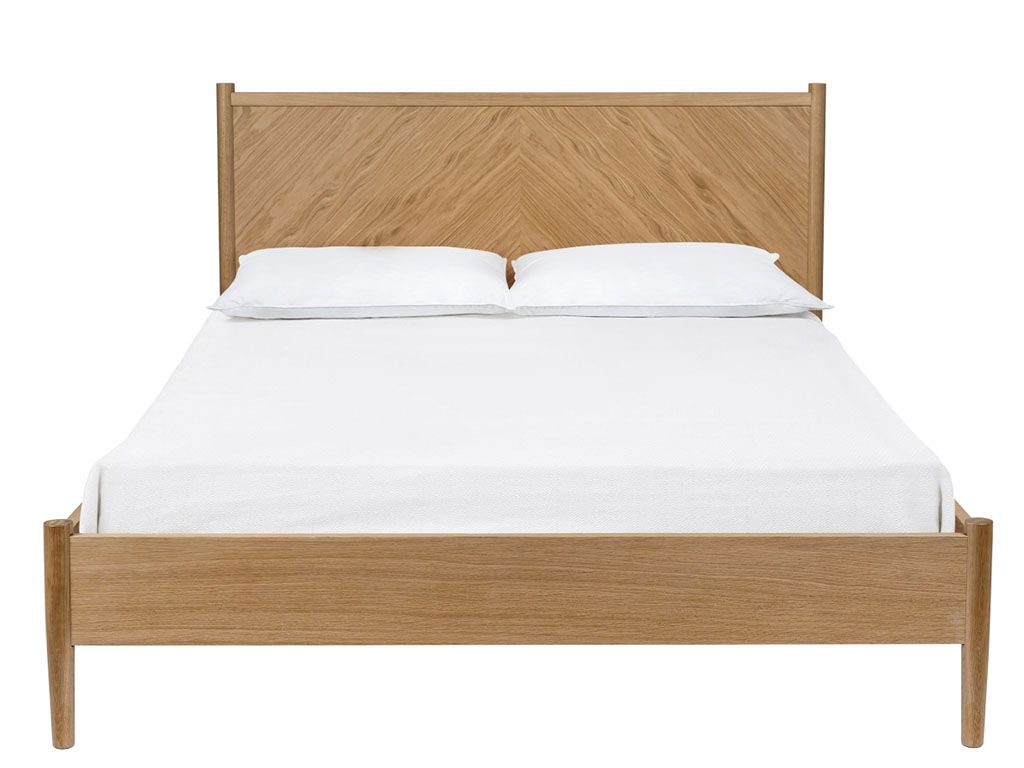 Dubová postel Woodman Farsta Angle 180 x 200 cm - Designovynabytek.cz