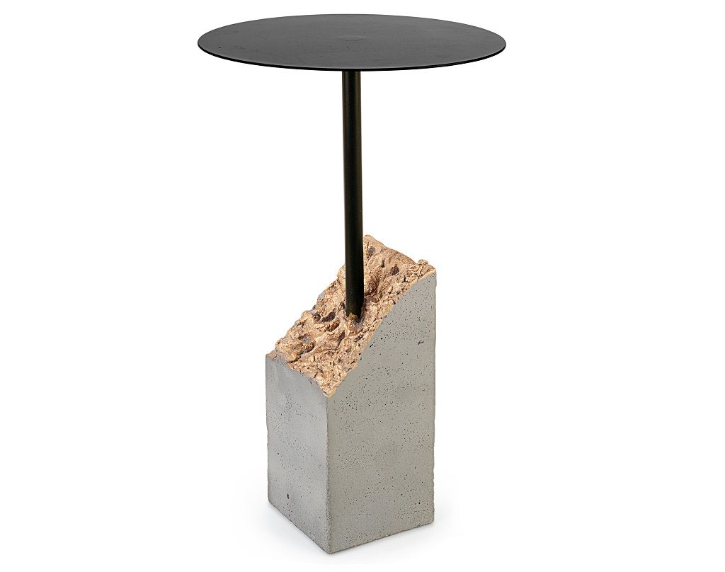 Černý odkládací stolek Bizzotto Piedras s cementovou podnoží - Designovynabytek.cz
