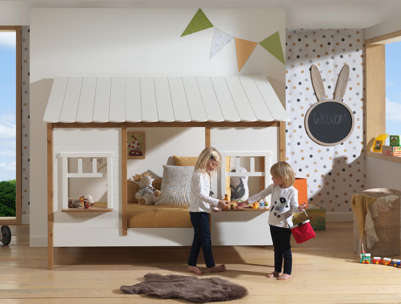 Aldo Dětská postel ve tvaru domečku House -B, white-natural - Nábytek ALDO