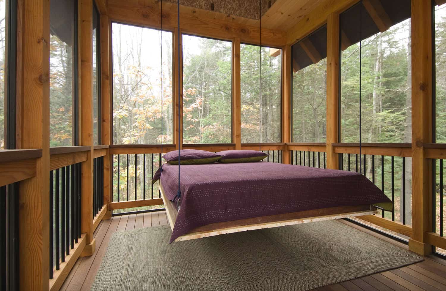 Závěsná postel v altánu - 