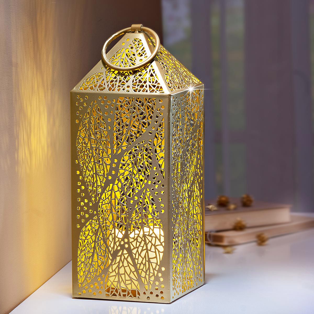 Weltbild Kovová lucerna Gold s LED svíčkou - Velký Košík