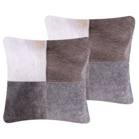 Sada 2 kožených polštářů s patchworkovým vzorem 45 x 45 cm šedé NELLAND Beliani.cz