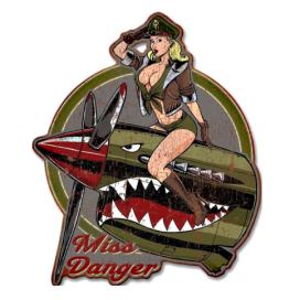 Zelená nástěnná kovová cedule Miss Danger - 43*1*54 cm Clayre & Eef