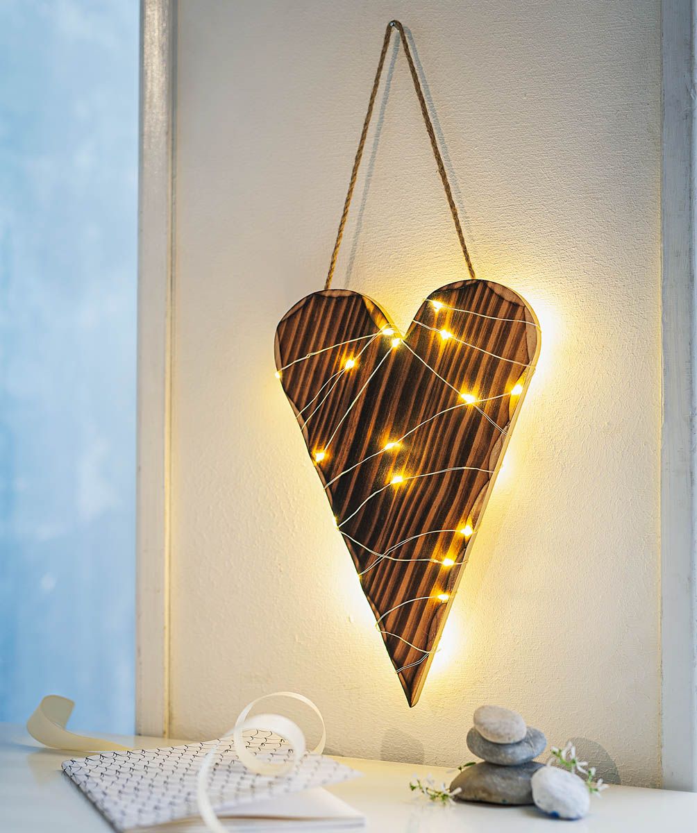 Weltbild LED dřevěná závěsná dekorace Srdce Madera - Velký Košík