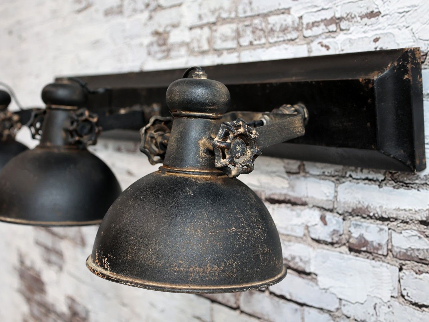 Industriální černé antik kovové nástěnné světlo Fact ceiling - 85*19*30cm / E14 Chic Antique - LaHome - vintage dekorace