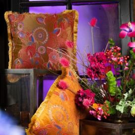 Taupe sametový polštář s květy a zlatými třásněmi Floral - 45*45*10cm Mars & More LaHome - vintage dekorace