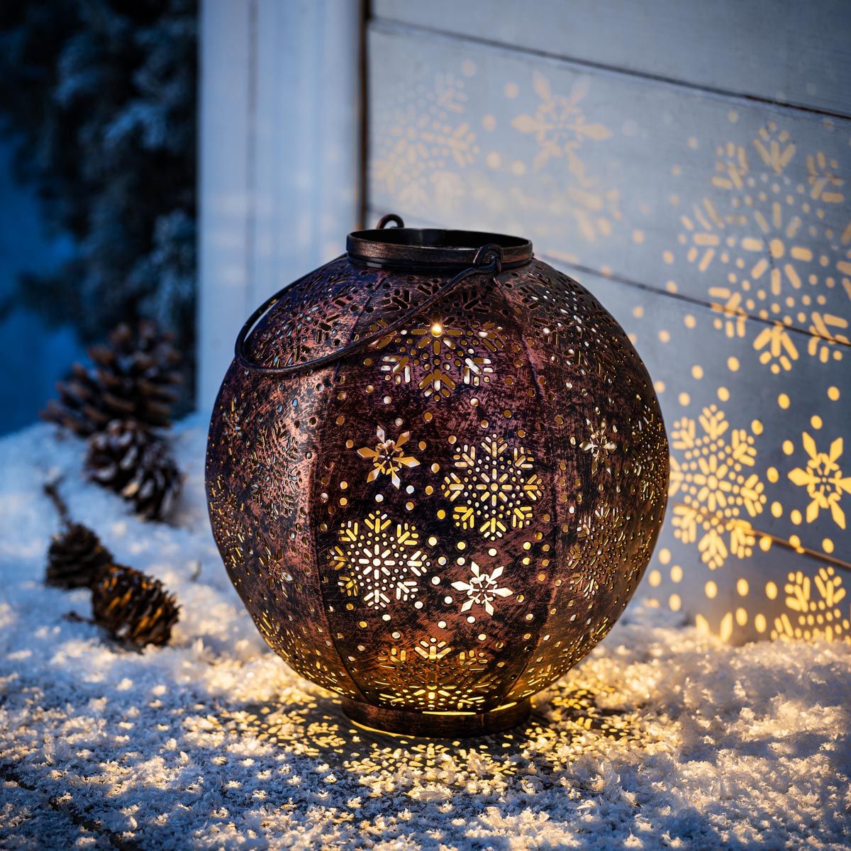 Weltbild Dekorativní LED lucerna Sněhová vločka - Velký Košík