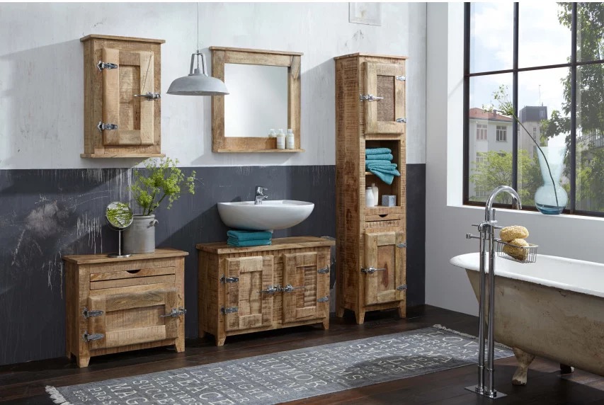 KOupelna s dřevěným nábytkem - 