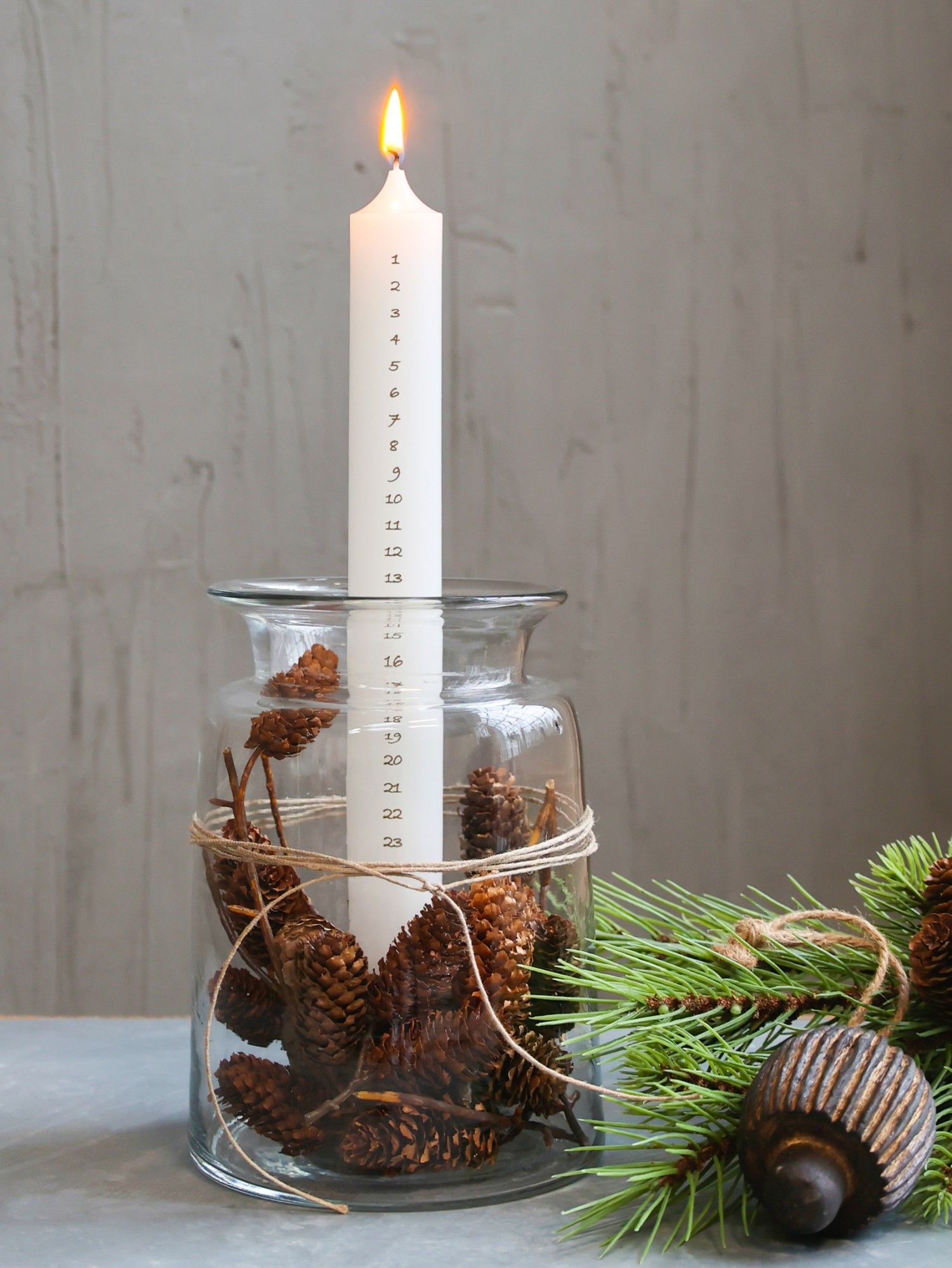 Bílá antik adventní svíčka s čísly 1-24 Advent Candle - Ø 3*29cm / 20h Chic Antique - LaHome - vintage dekorace