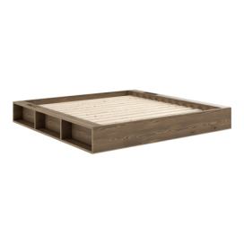 Hnědá dvoulůžková postel z borovicového dřeva s roštem 180x200 cm Ziggy – Karup Design