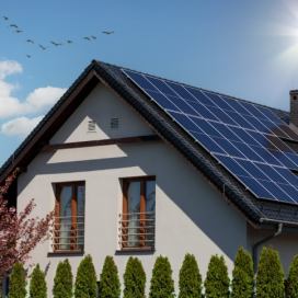 Jak fungují solární panely během roku a v čem pomůže ČEZ Battery Box?