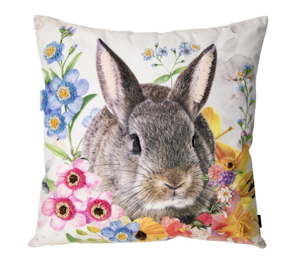 Bílý polštář s králíčkem a květy Fleury Rabbit - 45*10*45cm Mars & More - LaHome - vintage dekorace