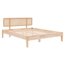 Dvoulůžková postel ze smrkového dřeva s roštem v přírodní barvě 160x200 cm Izabelya – Kalune Design